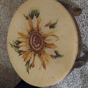 Vintage Millersburg Needlepoint Carved footstool Sunflower USA Millersburg, PA